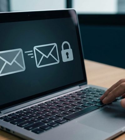 Kritik hesaplar için ayrı e-posta kullanmak mantıklı mı?